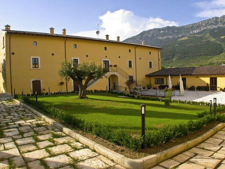 Villa Giovina Pratola Peligna Exterior photo